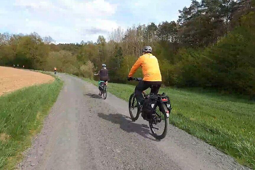 Radweg im Frauenrod zwischen Wiera und Neustadt Radweg im Frauenrod zwischen Wiera und Neustadt
