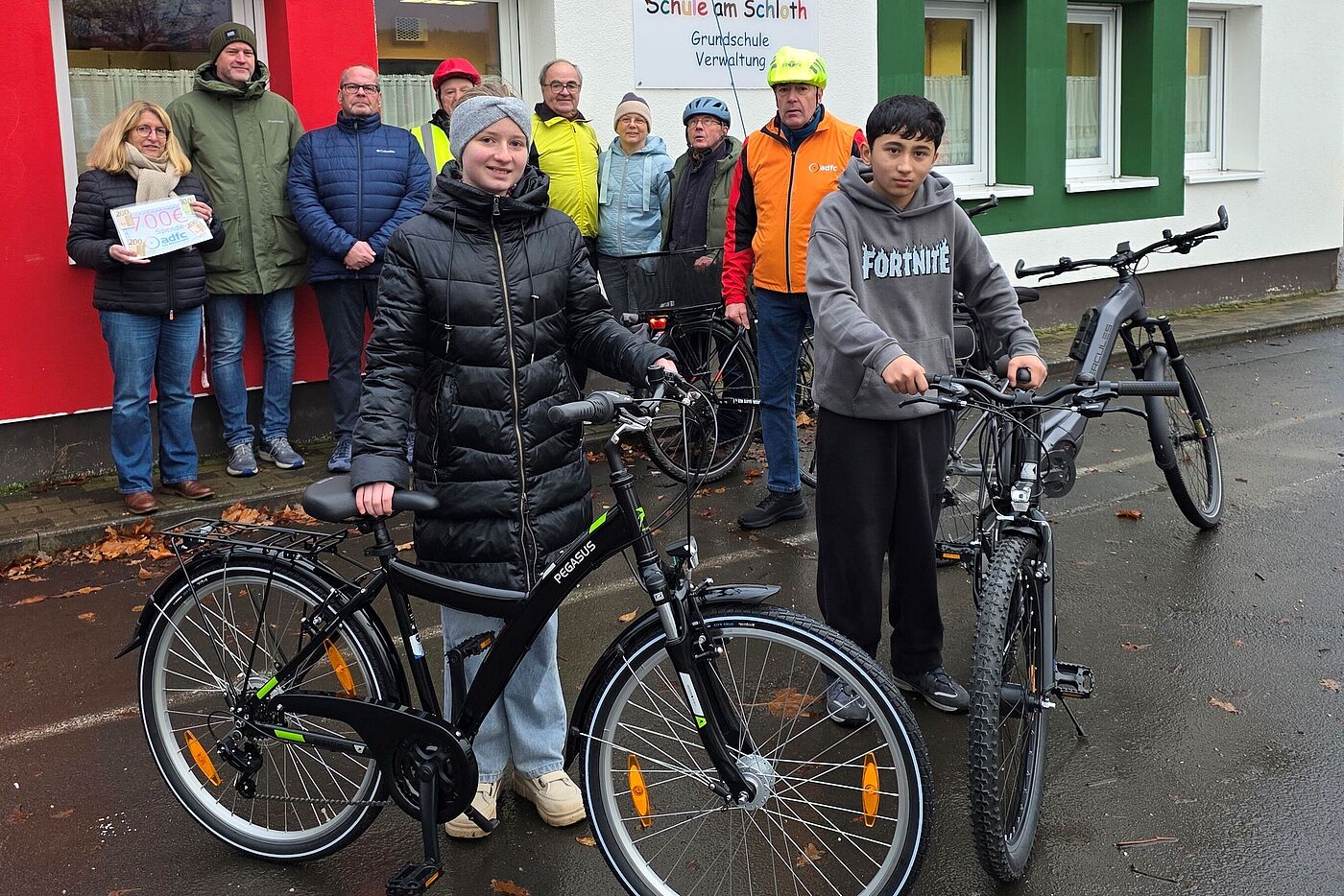 ADFC-Spende 2025 an die Schule am Schloth in Melsungen ADFC-Spende 2025 an die Schule am Schloth in Melsungen