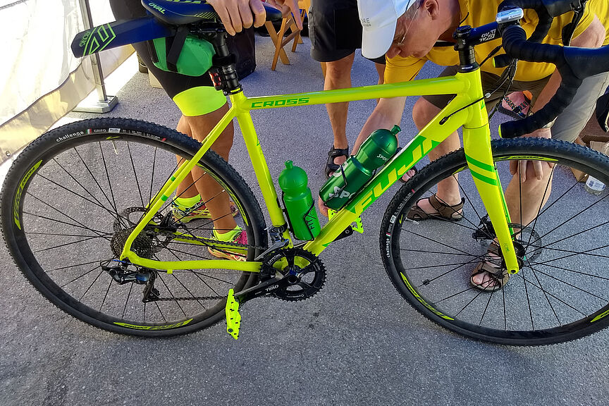 Rennrad_gelb.jpg Rennrad_gelb.jpg